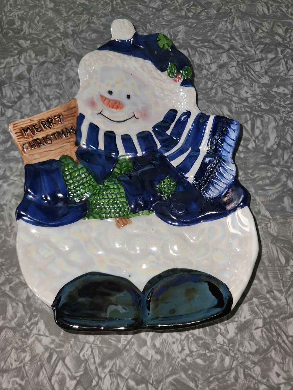 Source Unknown Blue and White Snowman Holiday Decorative Plate